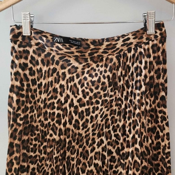ZARA Asymmetrical Animal Print Skirt - Picture 2 of 4
